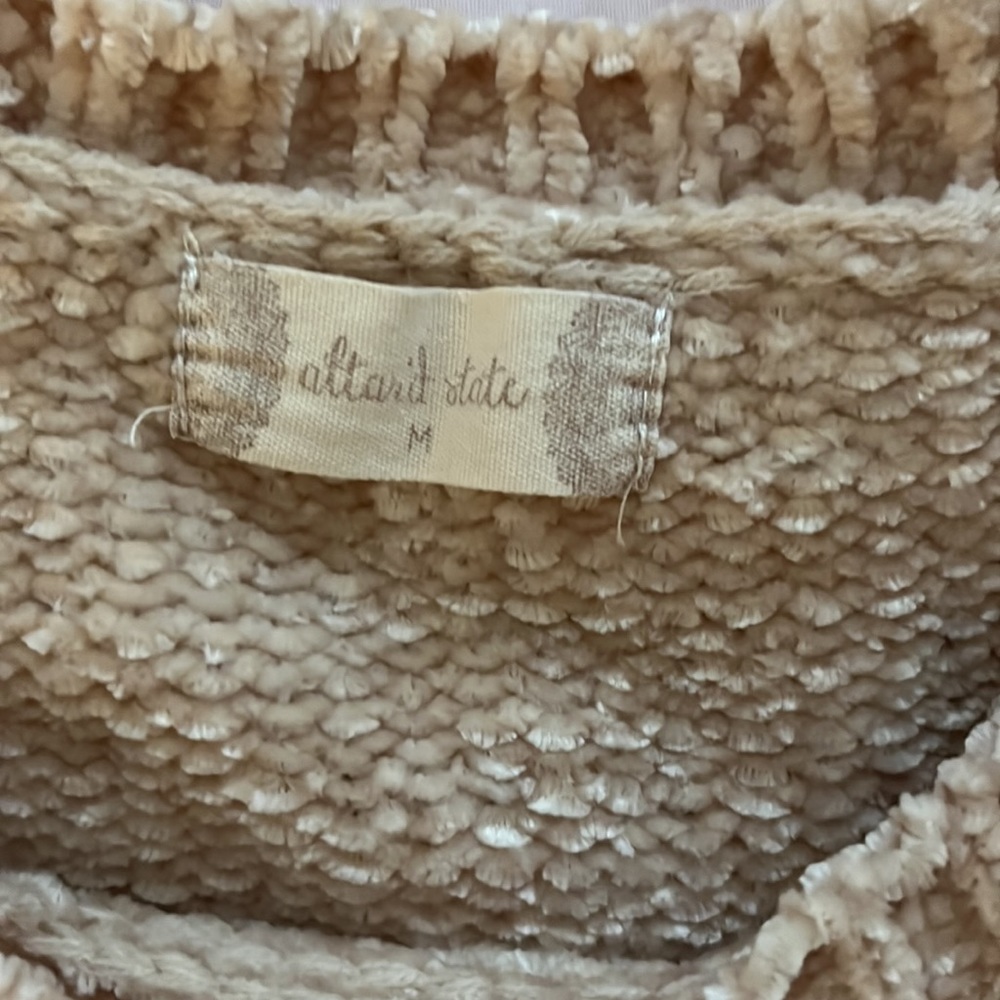 Altar’d State Sweater - Picture 4 of 4